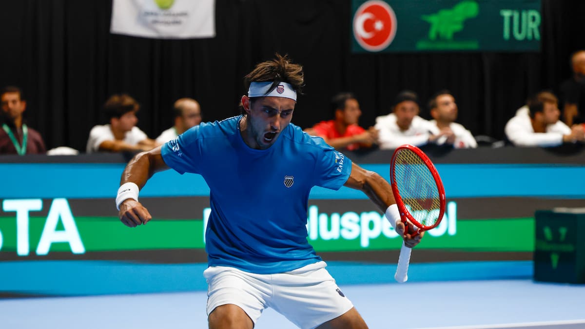 Thiago Tirante logró el segundo punto en la Copa Davis ante TurquÃa y Argentina quedó a un paso de los Qualifiers 2027