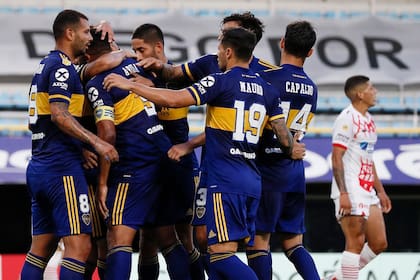 El festejo de uno de los goles de Ramón "Wanchope" Abila.
