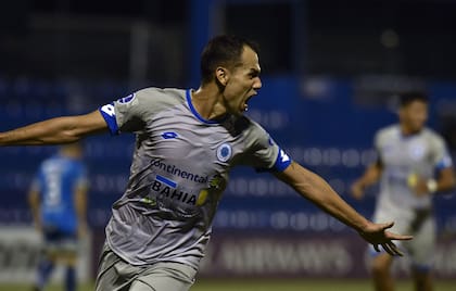 El festejo de Velázquez, autor del 1-0