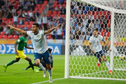 El festejo de Vera, que abrió el marcador. La selección empezó el Mundial con buen pie.
