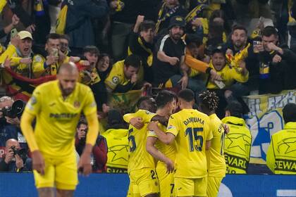 El festejo de Villarreal; con una formidable actuación de Rulli, eliminó a Juventus en Turin