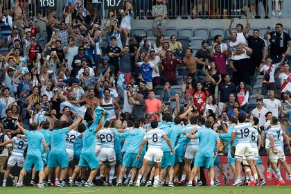 El festejo del equipo argentino frente a sus hinchas.