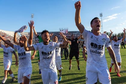 El festejo del Ferroviario tras vencer a Lanús en la semifinal