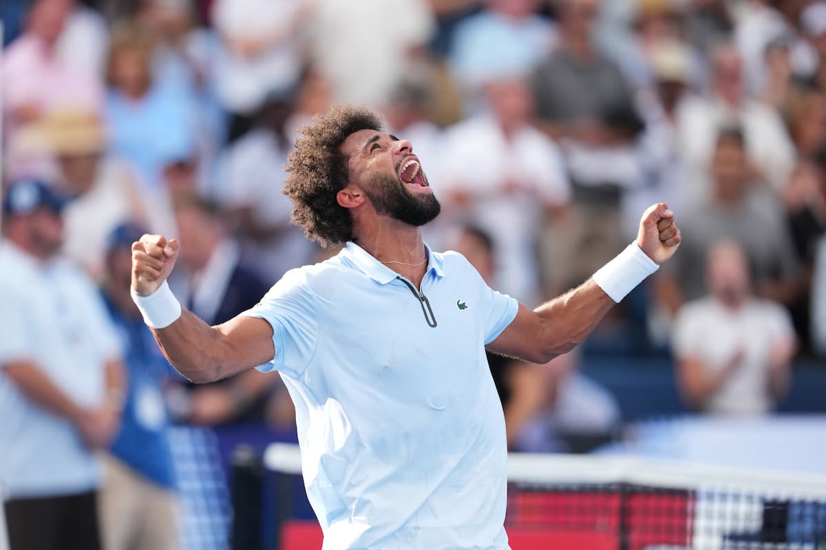 El festejo del francés Arthur Fils, campeón de Cincinnati