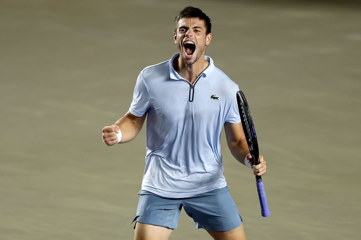 El festejo del francés Arthur Gea, campeón del ATP de Los Cabos