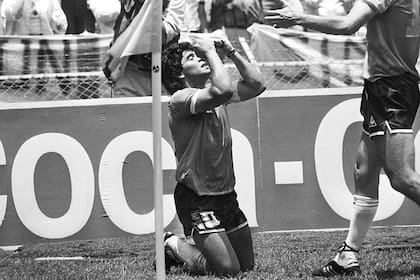 Maradona celebra el segundo gol contra los ingleses