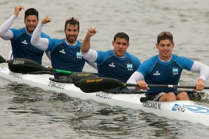 El festejo del K4 500 argentino campeón en Lima 2019
