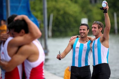 El festejo del oro argentino en remo