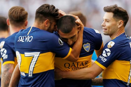 El festejo del primer gol, a cargo de Abila
