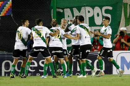 El festejo del Taladro por el gol de Reinaldo Lenis