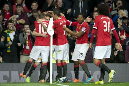 El festejo del United, tras el gol de Mata
