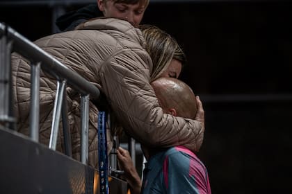 El festejo emocionado de Kicker en el Challenger de Buenos Aires, junto con su madre y su hijo