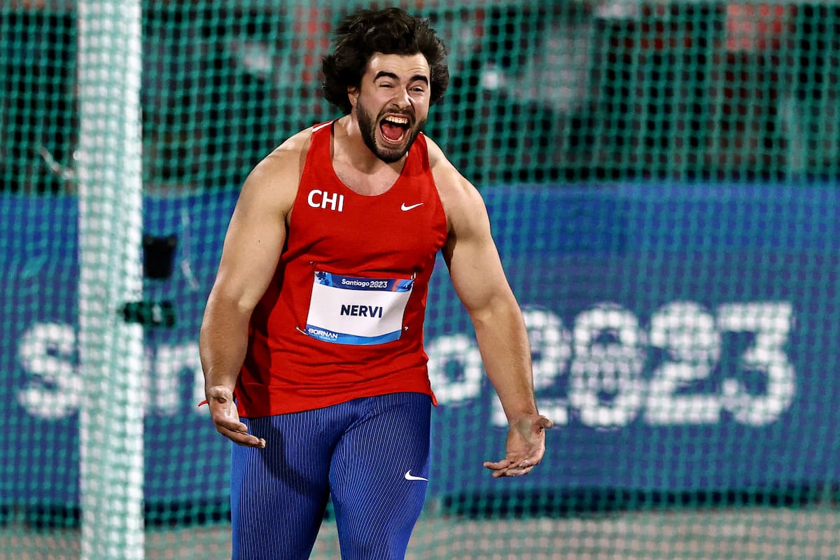 El festejo eufórico de Lucas Nervi, de Chile, cuando supo que la medalla dorada en el Estadio Nacional ya era suya