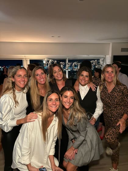 El festejo la noche del domingo 21 de abril. "Mis 38 merecían un cumple así. Feliz", destacó Ludueña