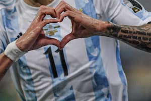 El festejo típico de Di María, dedicado a su familia.