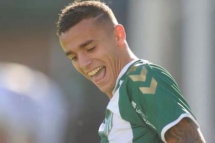 El festejo tras anotar un gol; Urzi también sueña con la selección