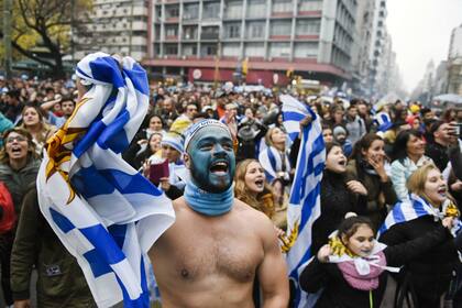 El festejo uruguayo en las calles del centro de Montevideo