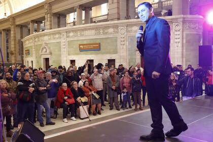 El Festival de Tango se trasladó por un rato a la estación de trenes de Retiro