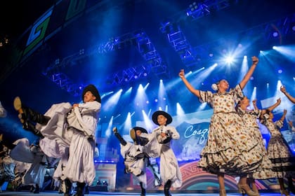 El Festival Nacional de Folklore de Cosquín se transmite en vivo