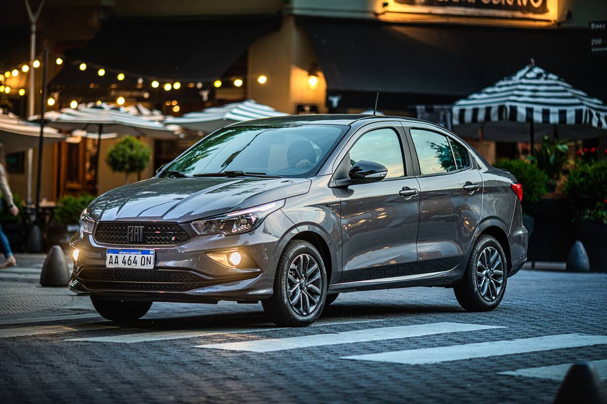 El Fiat Cronos (en este caso, en la versión S-Design) es el modelo líder indiscutido del mercado local de este año