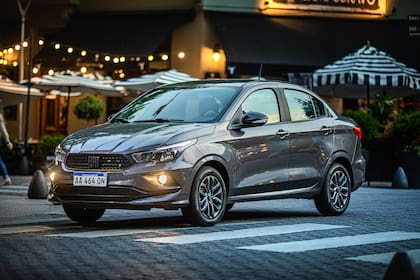 El Fiat Cronos (en este caso, en la versión S-Design) es el modelo líder indiscutido del mercado local de este año