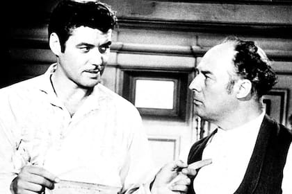 Guy Williams (Zorro) y Gene Sheldon (Bernardo), dos de los protagonistas de la serie