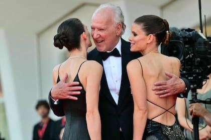 El film del director alemán Werner Herzog fue ovacionado por el público, que aplaudió de pie por más de siete minutos. La película está basada en un caso real y es el primer proyecto que reúne a las hermanas Mara en pantalla