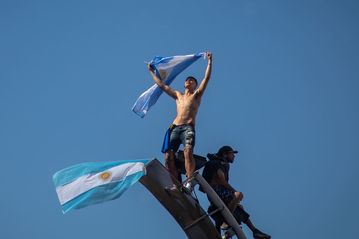 El film revive los festejos en base a material inédito de la FIFA y a 2000 videos caseros enviados por la gente
