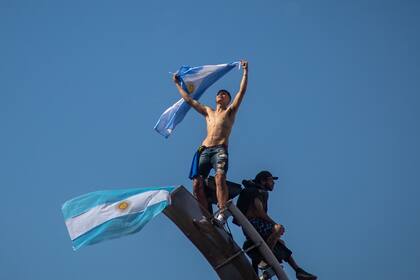El film revive los festejos en base a material inédito de la FIFA y a 2000 videos caseros enviados por la gente
