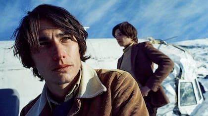El filme “La sociedad de la nieve” se estrenó primero en salas de cine y luego en Netflix