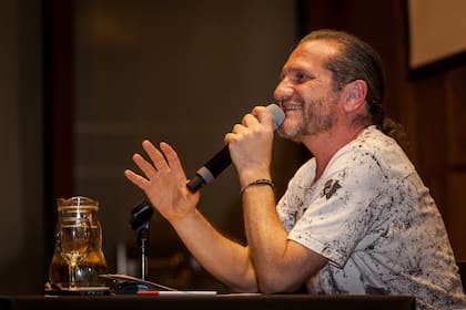 El filósofo brindó una charla gratuita, organizada por la Fundación OSDE, frente a 500 personas en el auditorio del Centro Cultural de la Ciencia