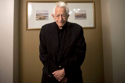 El filósofo estadounidense señala que los grandes riesgos de esta época son "la mentira sistemática" y un modo de practicar la política donde el diálogo se ejerce "como mera manipulación del otro"