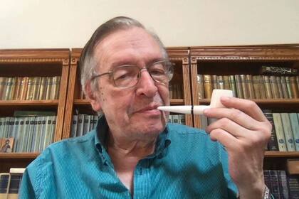 El filósofo Olavo de Carvalho, ideologó del gobierno del presidente brasileño cenó con Steve Bannon, el exasesor de Trump