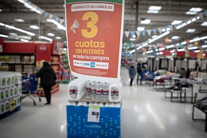 El financiamiento con tarjetas repuntó porque volvieron algunos planes de pago en cuotas