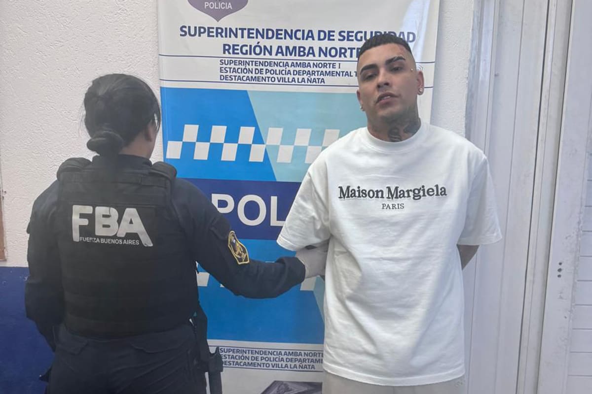 El fiscal Cosme Iribarren pidió que Callejero Fino siga detenido por la portación ilegal de arma de guerra.