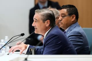 Hijos de mexicano muerto por agente del ICE exigen rendición de cuentas en el Congreso