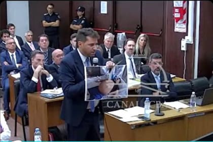 El fiscal de San Isidro Patricio Ferrari hizo pública una foto de cómo fue encontrado Diego Maradona el día de su fallecimiento