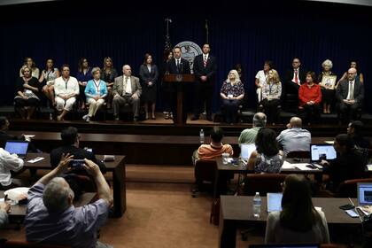 El fiscal general de Pensilvania, Josh Shapiro, presentó ayer el informe en el que se registran las acusaciones de abusos sexuales de sacerdotes a menores de edad