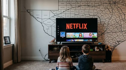 El fiscal general de Texas denunció a Netflix por usar los datos de navegación de los niños y otros usuarios para obtener ganancias millonarias