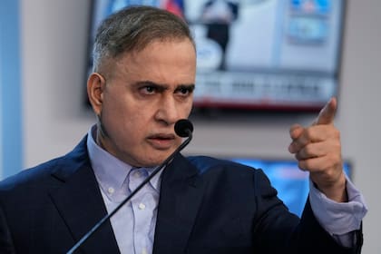 El fiscal general de Venezuela, Tarek William Saab, en una conferencia de prensa en Caracas, Venezuela, el miércoles 18 de septiembre de 2024. (AP Foto/Ariana Cubillos)
