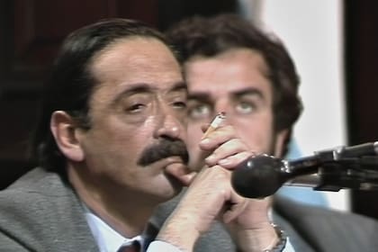 El fiscal Julio César Strassera, uno de los grandes protagonistas del documental que se exhibe todos los viernes de abril en el Malba