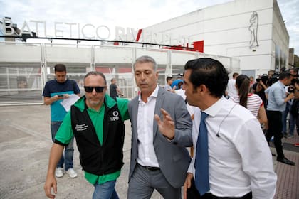 El fiscal Norberto Brotto en uno de los allanamientos en River Plate