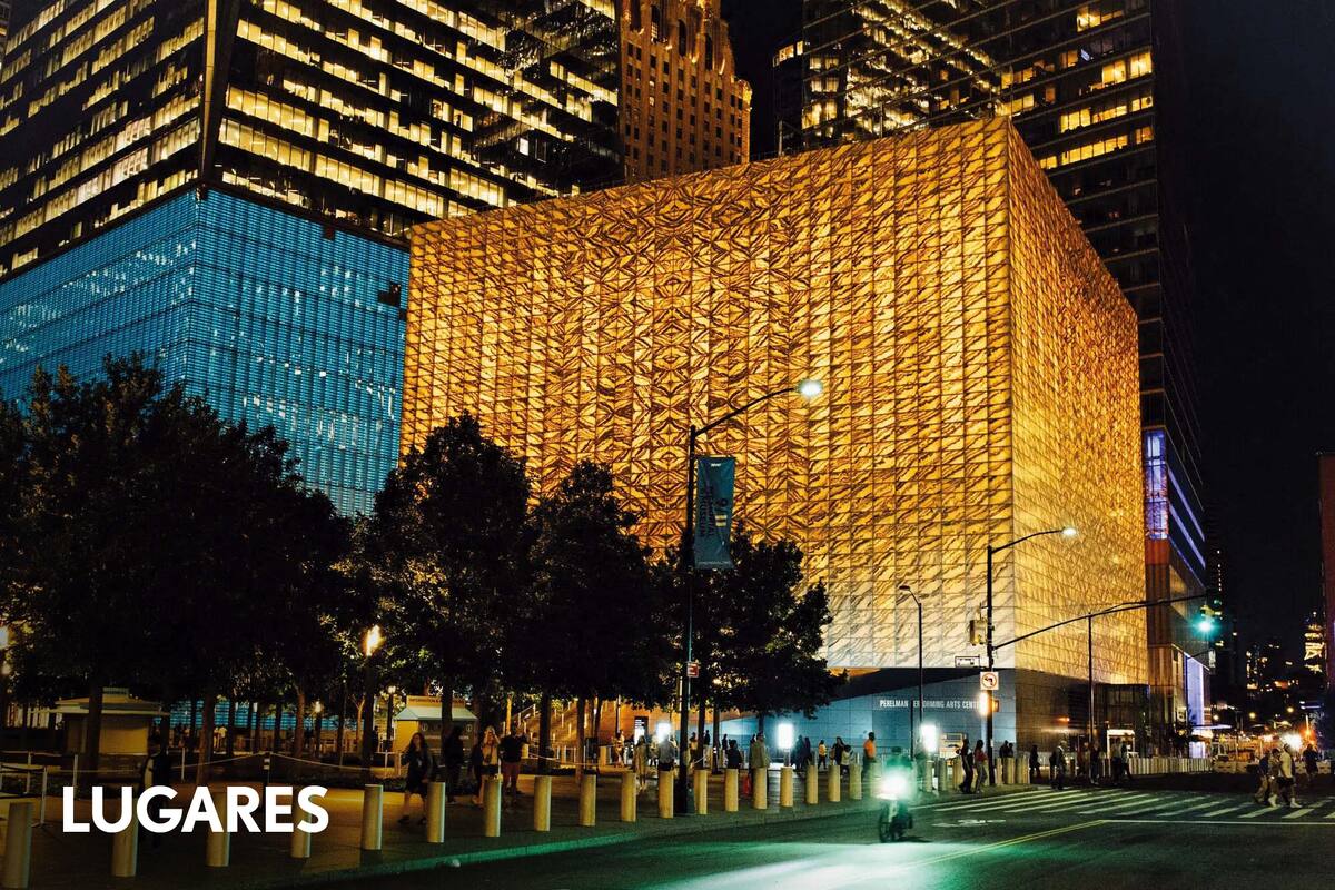 El flamante Perelman Performing Arts Center, de noche.