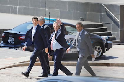 El presidente de la Nación, Alberto Fernández, junto a Sergio Massa, Wado de Pedro y Felipe Solá