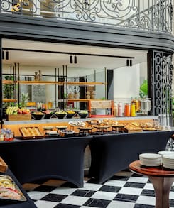 Salones escondidos, grandes chefs y nuevos restaurantes para descubrir