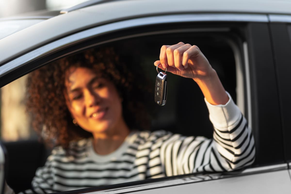 El Flhsmv impone un nuevo requisito para los conductores menores y adultos que busquen sacar por primera vez su licencia de conducir