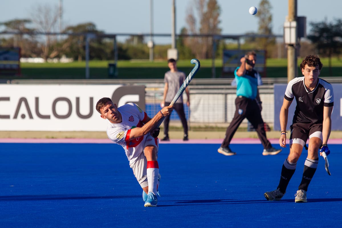 El flick de un jugador de Banco Provincia ante Universitario de La Plata