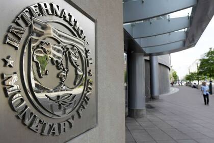 El FMI ve un escenario de incertidumbre y alta inflación para la Argentina