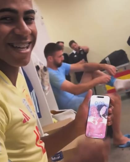El fondo de pantalla del celular de Lamine que despejó todas las dudas
