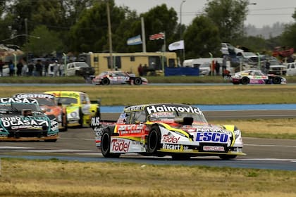 El Ford de Mariano Werner parece levantar vuelo en el autódromo de Viedma; el paranaense ganó y es el nuevo puntero de la Copa de Oro del Turismo Carretera